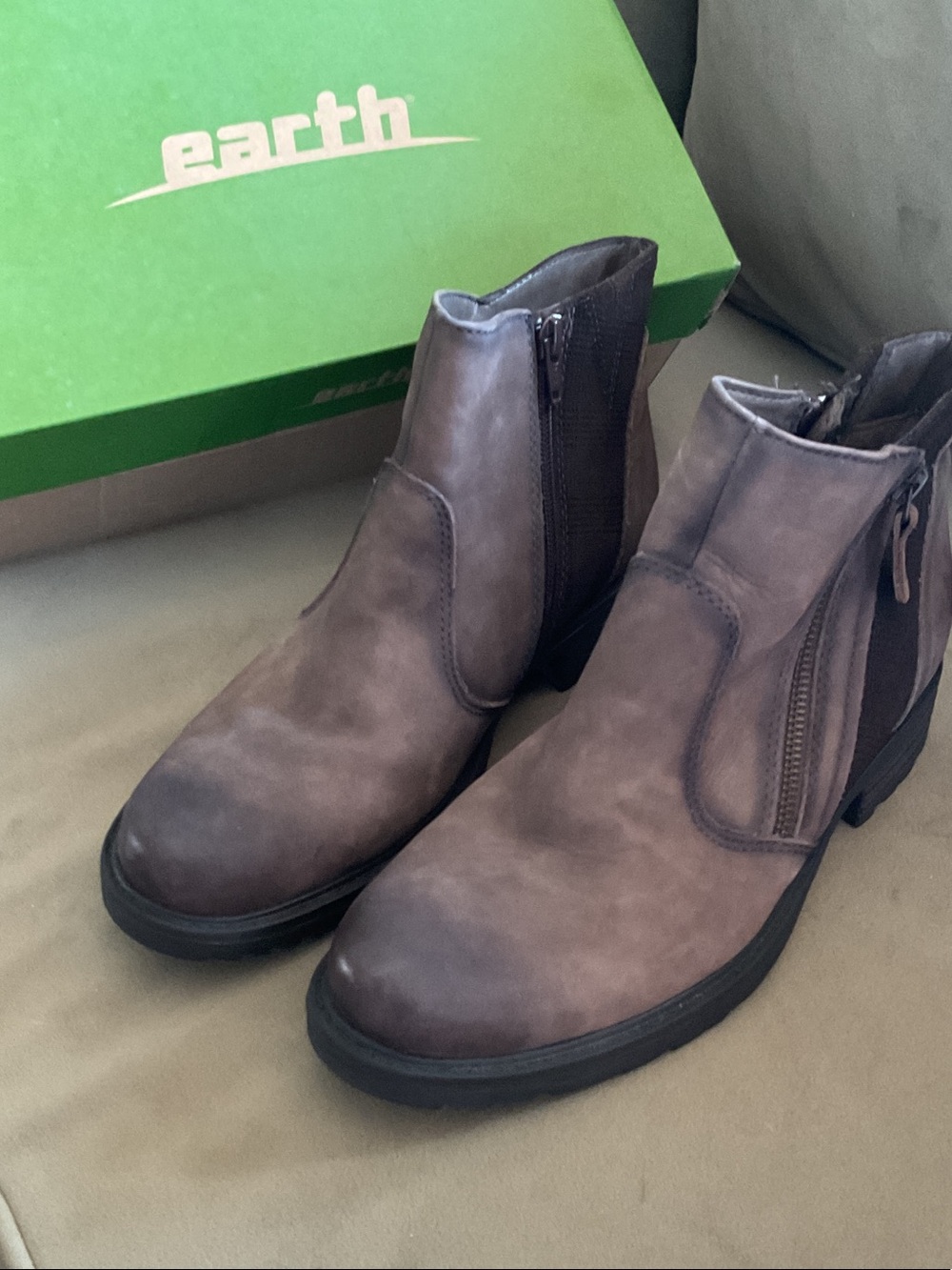 Earth Brown Leather Women’s Ankle Boots